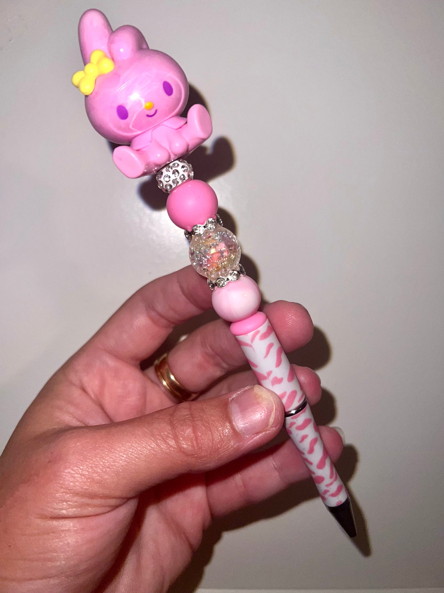 Hello Kitty pen w/pen refill